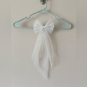 Show me your mumu Pearl hair bow
